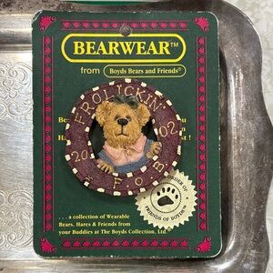 2002 Boyds Bears & Friends pin